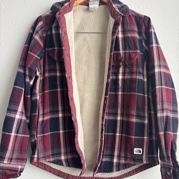 The North Face Women’s Campshire Fleece Lined Long Sleeve Red+Blk Plaid Shacket - Picture 4 of 13